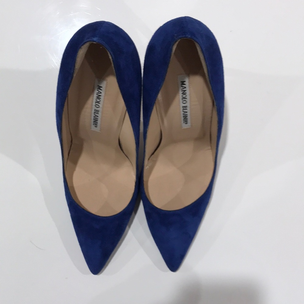 Manolo Blahnik “BB” Pointy Toe Pump - Picture 2 of 5